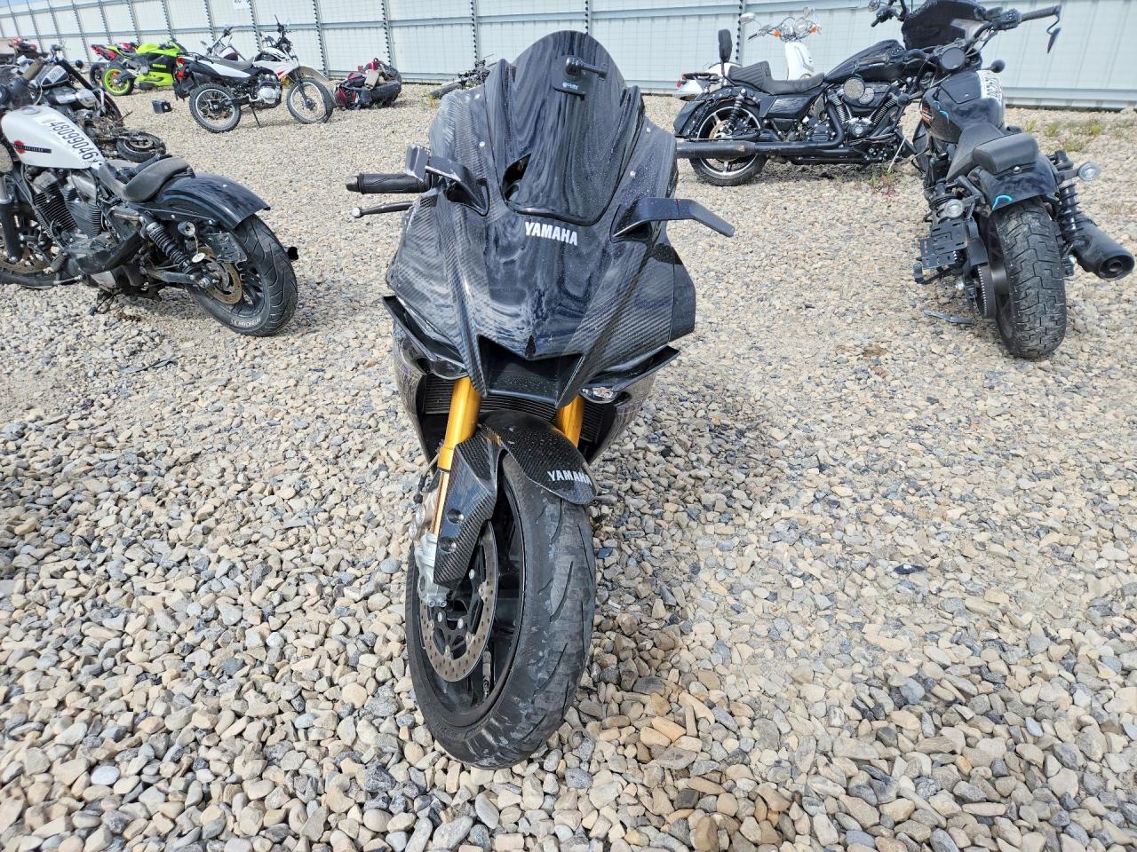 Yamaha Yzfr1m