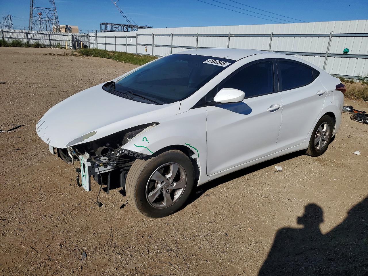 Salvage Hyundai ELANTRA Image