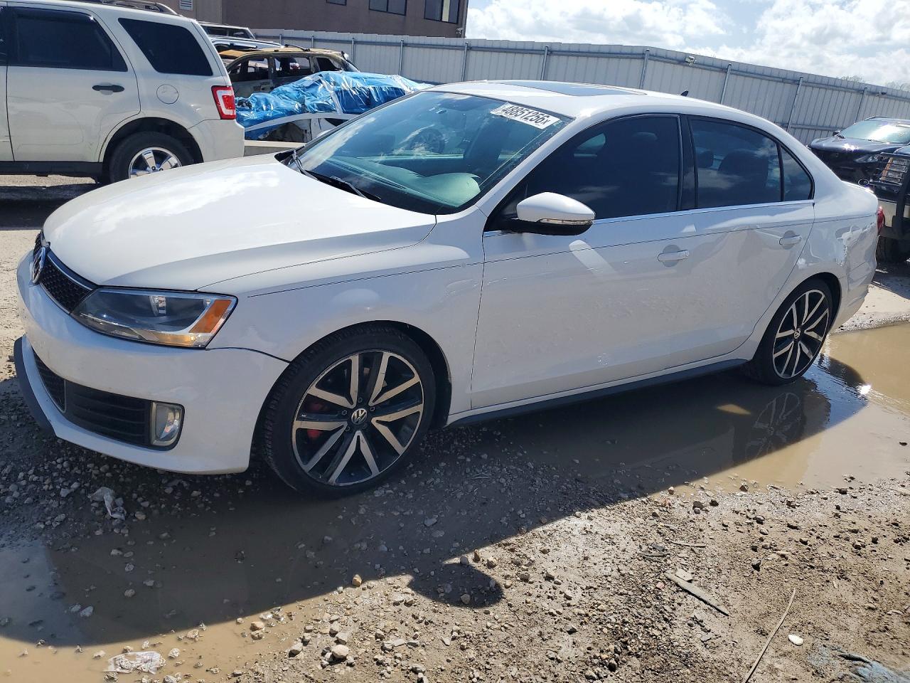 Salvage Volkswagen Jetta Image
