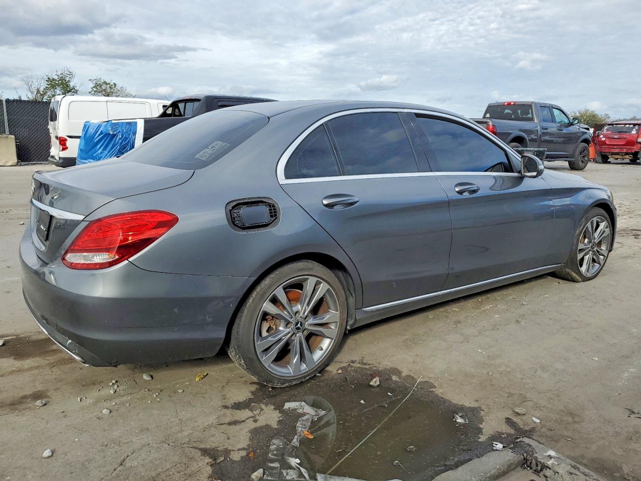Mercedes-Benz C-Class 300