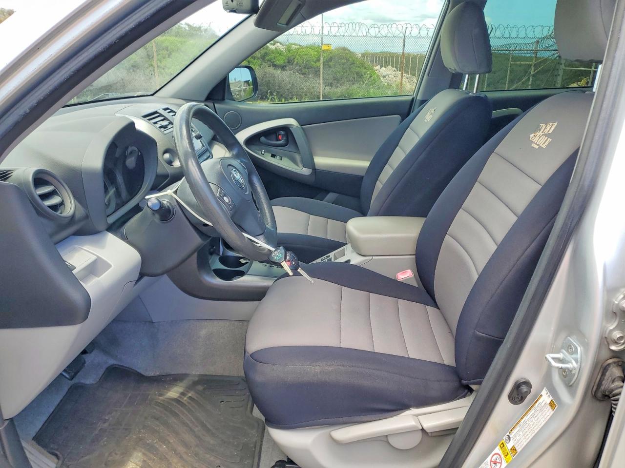 Toyota RAV4 Base
