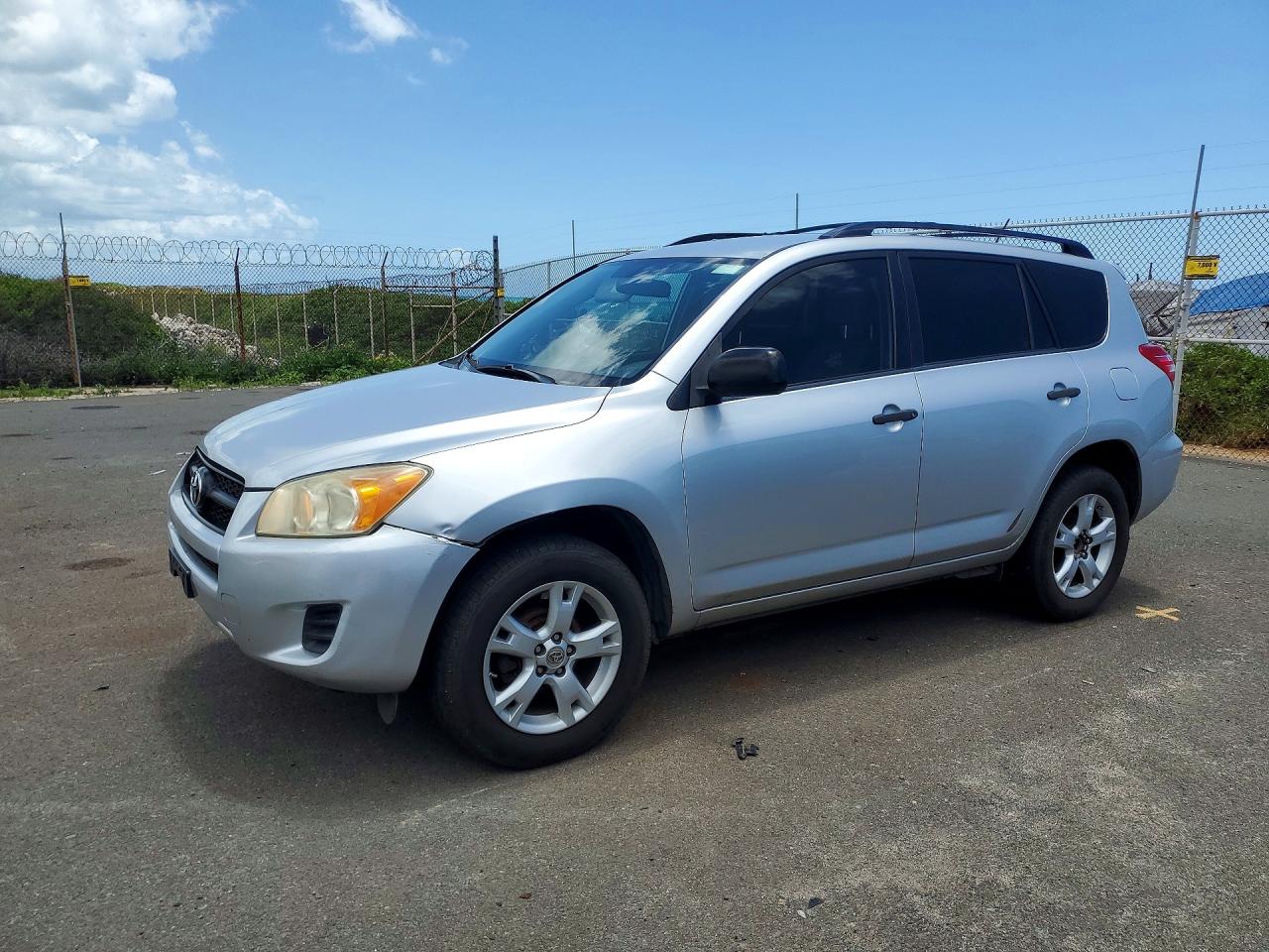Salvage Toyota RAV4 Image