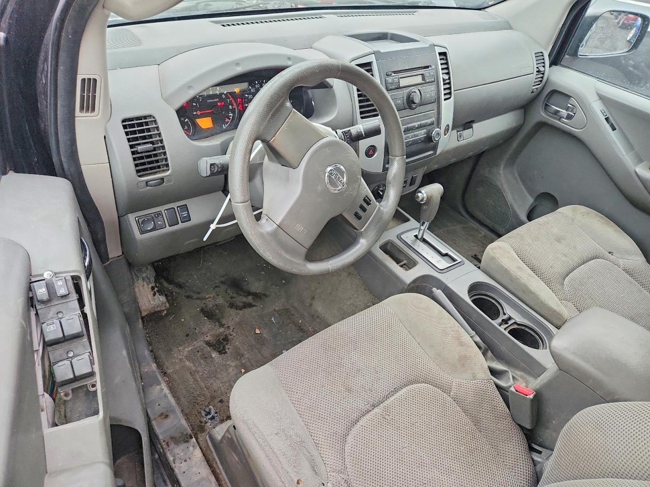 Nissan Frontier Se V6