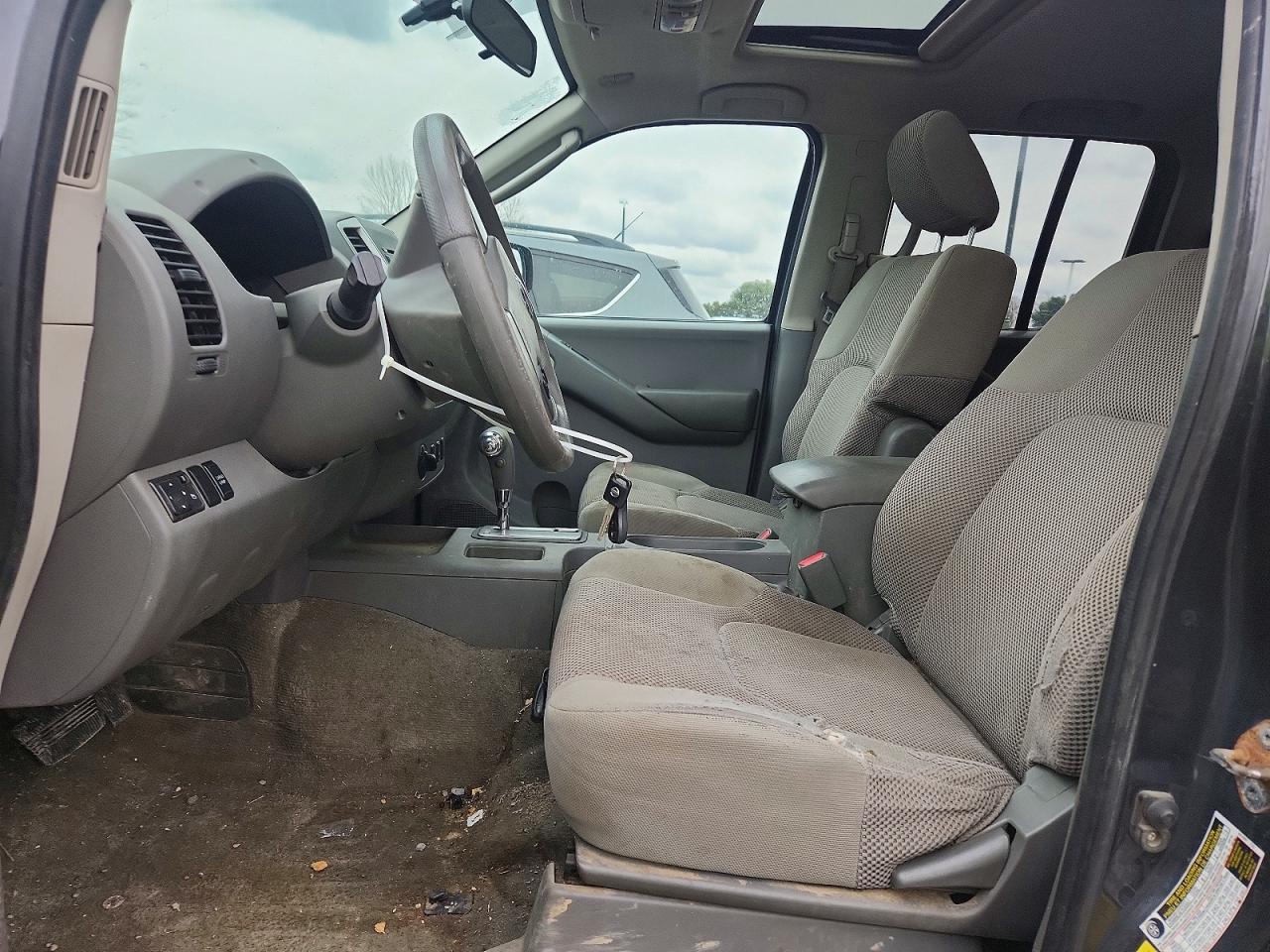 Nissan Frontier Se V6