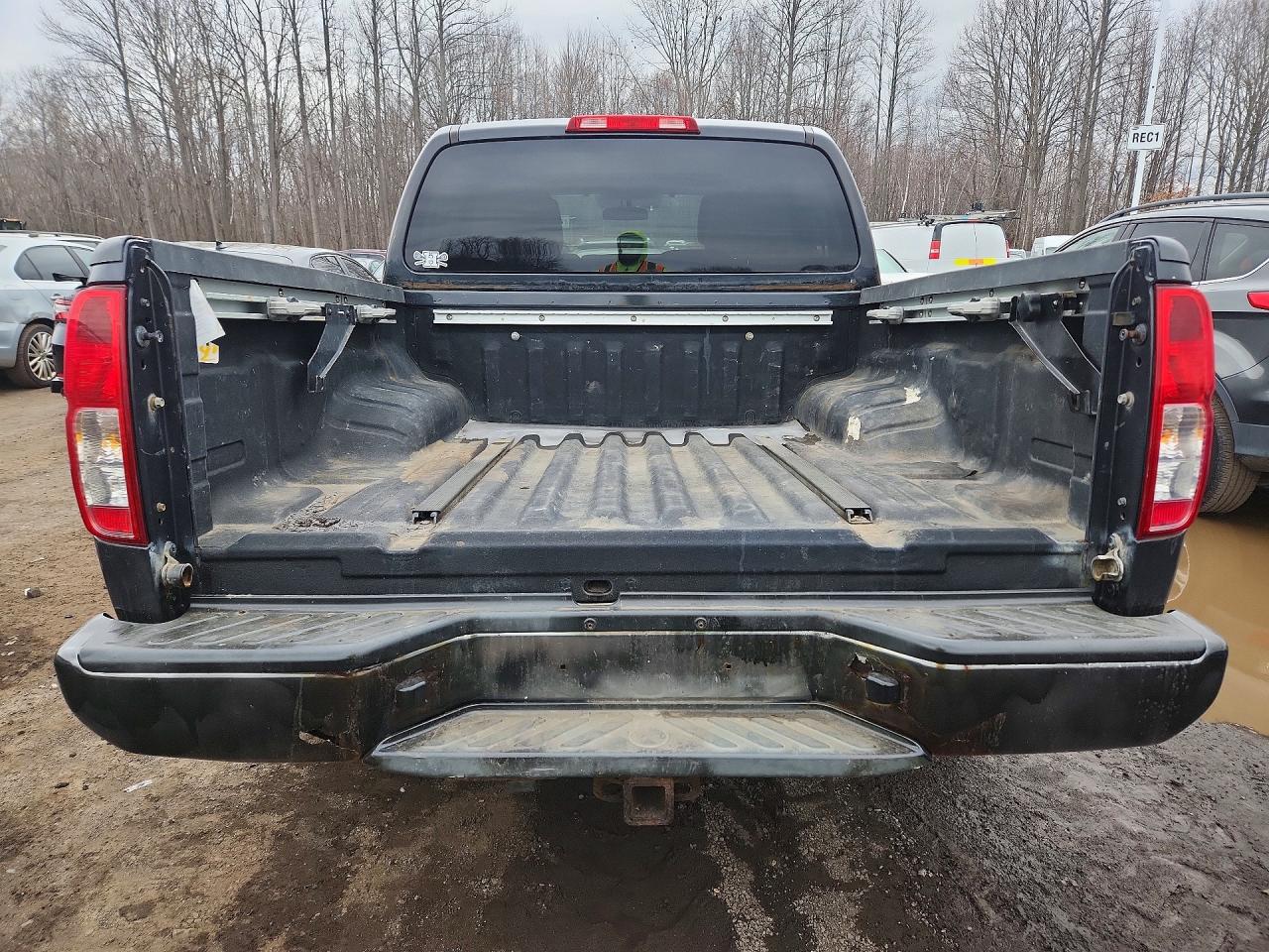 Nissan Frontier Se V6