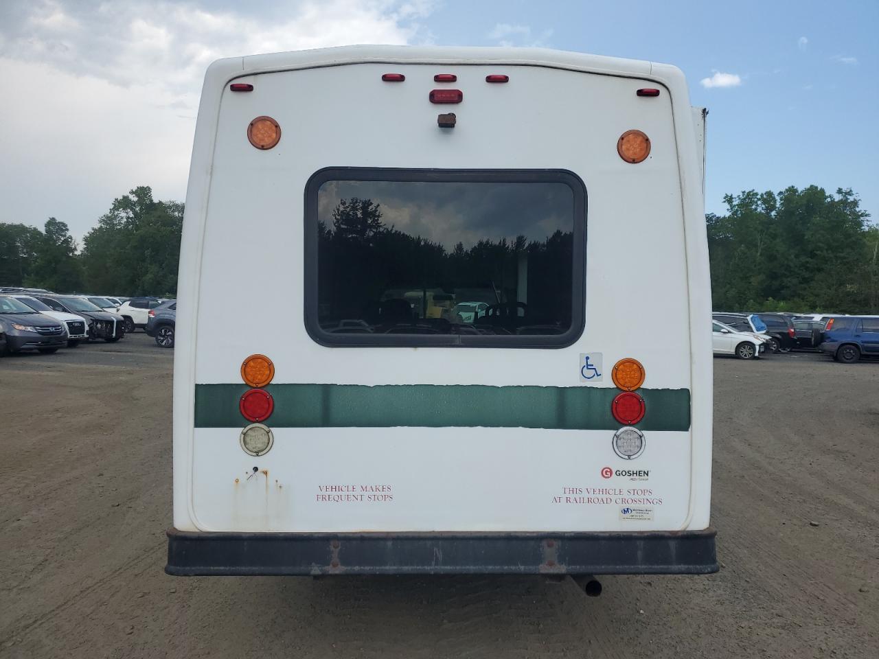 Ford Econoline E350 Super Duty Cutaway Van