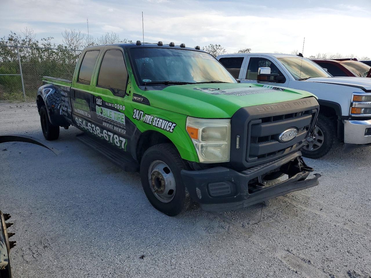 Salvage Ford F-350 Image