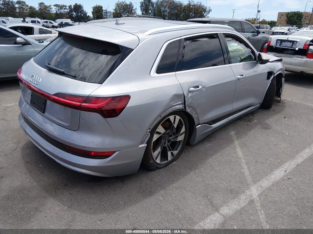 Audi e-tron Premium Quattro