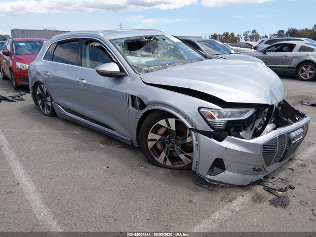 Salvage Audi e-tron Image