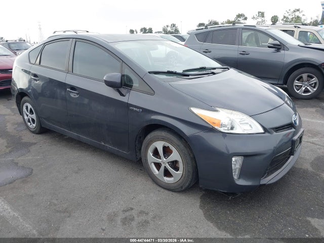 Salvage Toyota Prius Image