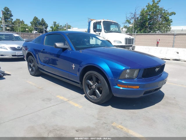 Salvage Ford Mustang Image