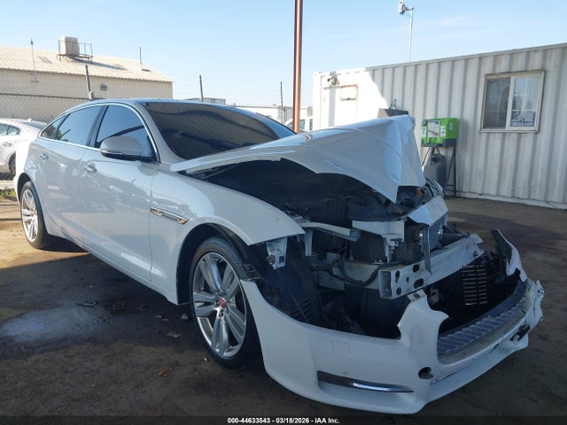 Salvage Jaguar XJ Image