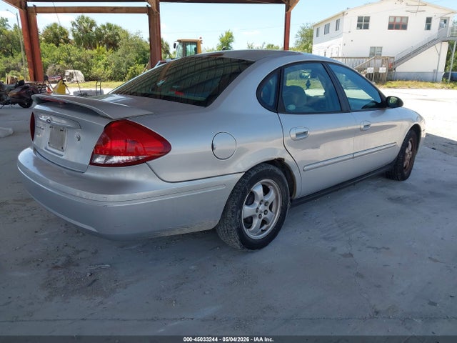 Ford Taurus Se