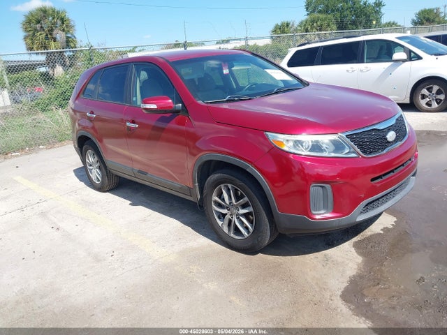 Salvage Kia Sorento Image