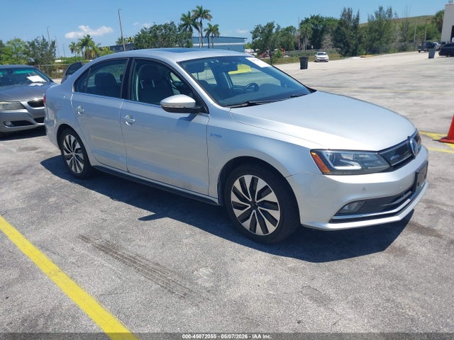 Salvage Volkswagen Jetta Image