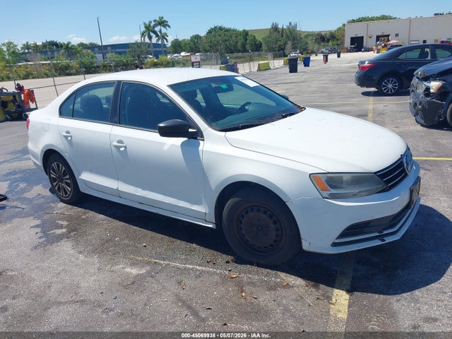 Salvage Volkswagen Jetta Image