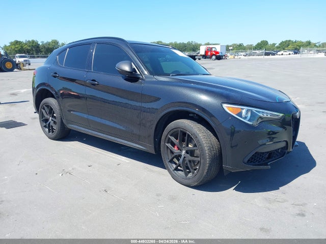 Salvage Alfa Romeo Stelvio Image