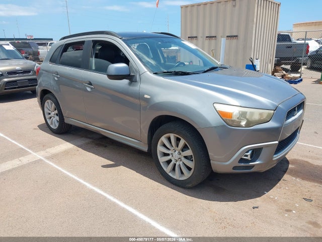 Salvage Mitsubishi Outlander Image