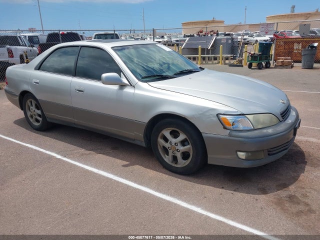 Salvage Lexus Es Image