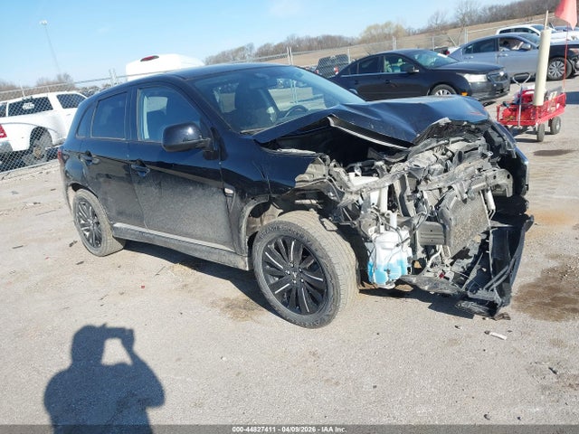 Salvage Mitsubishi Outlander Image