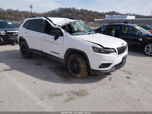 Salvage Jeep Cherokee Image