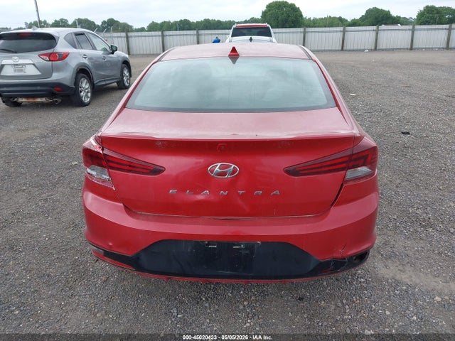 Hyundai ELANTRA Sel