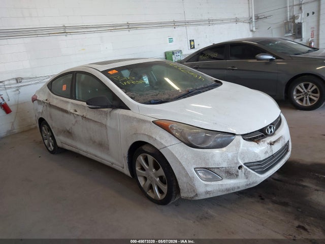 Salvage Hyundai ELANTRA Image