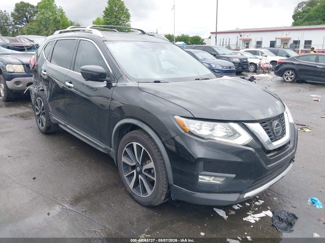Salvage Nissan Rogue Image