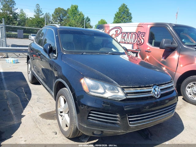 Salvage Volkswagen Touareg Image