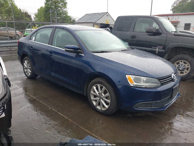 Salvage Volkswagen Jetta Image