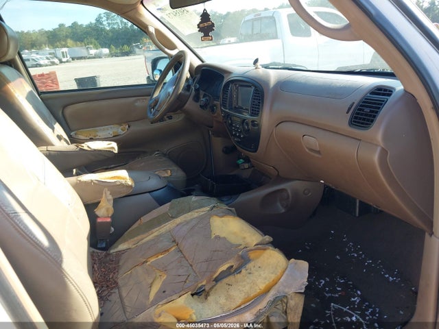 Toyota Sequoia Sr5 V8