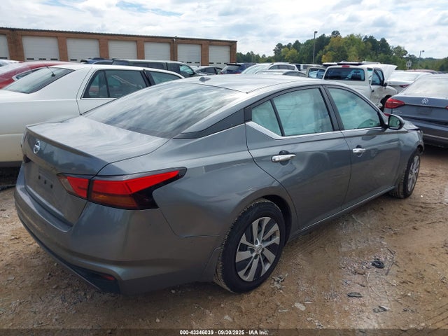 Nissan Altima S Fwd