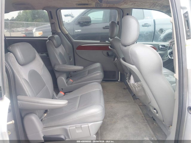 Chrysler Town & Country Limited