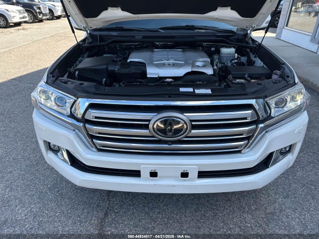 Toyota Land Cruiser V8