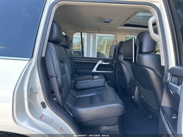 Toyota Land Cruiser V8