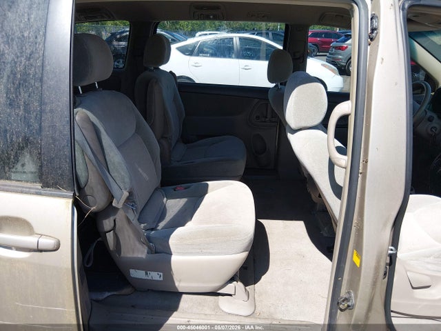 Toyota Sienna Ce