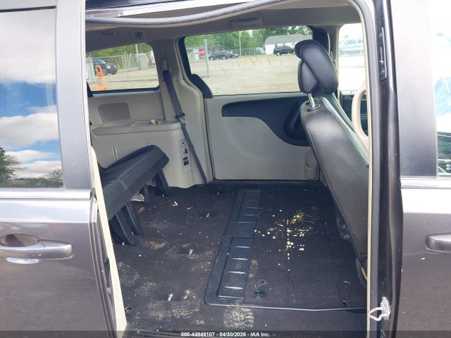 Chrysler Town & Country Touring