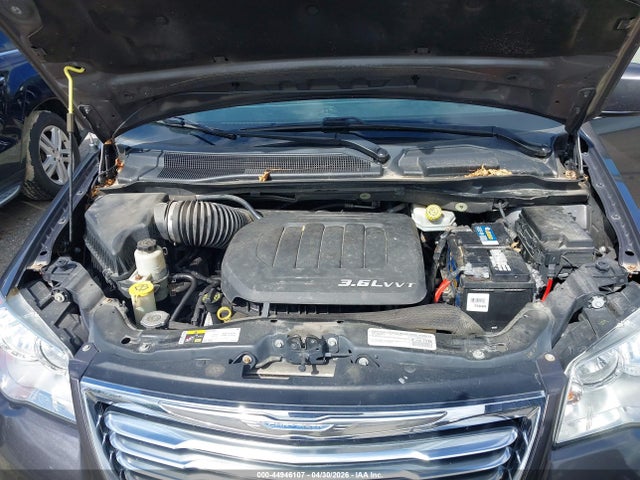 Chrysler Town & Country Touring