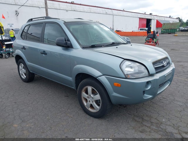 Salvage Hyundai TUCSON Image