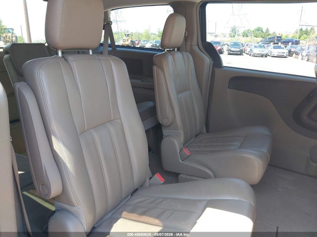Chrysler Town & Country Touring