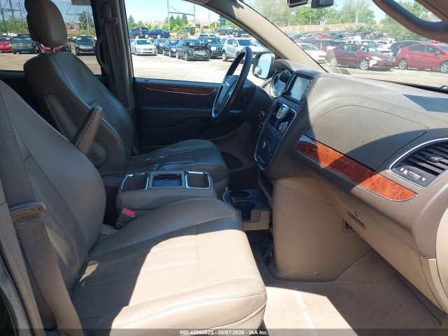 Chrysler Town & Country Touring
