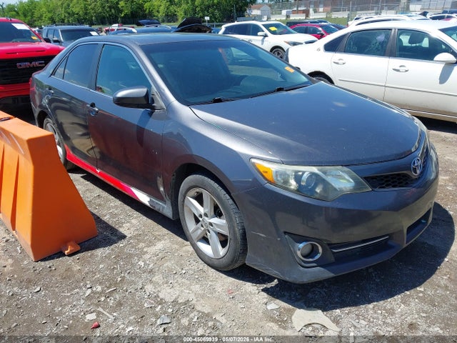 Salvage Toyota Camry Image