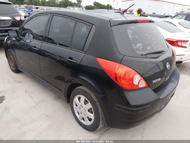 Nissan Versa 1.8 S