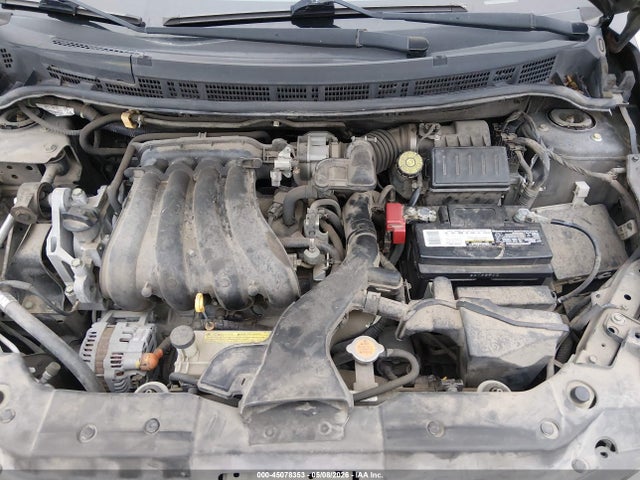 Nissan Versa 1.8 S