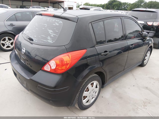 Nissan Versa 1.8 S