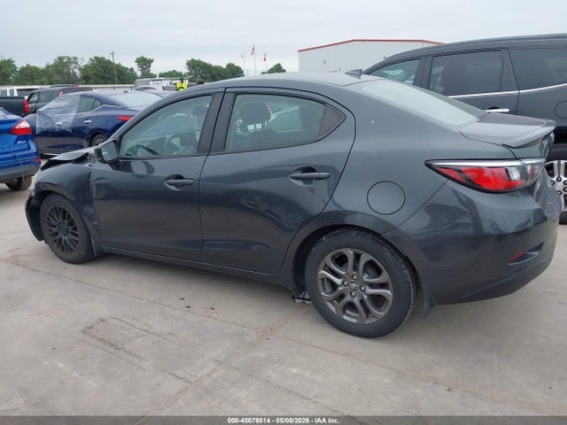 Toyota Yaris Xle