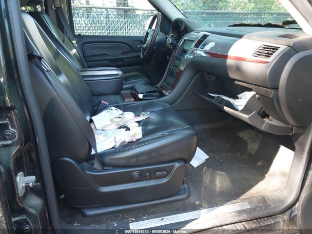 Cadillac Escalade Standard