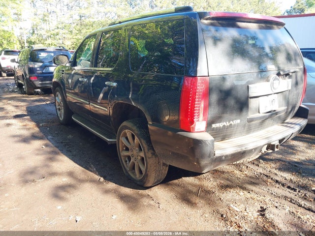 Cadillac Escalade Standard