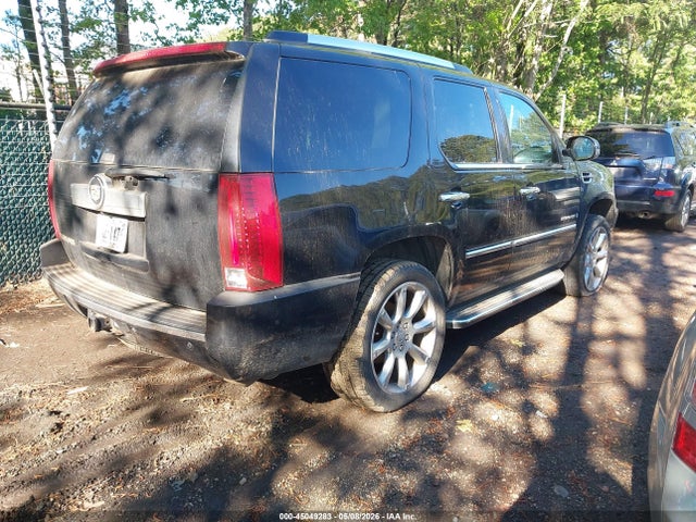 Cadillac Escalade Standard