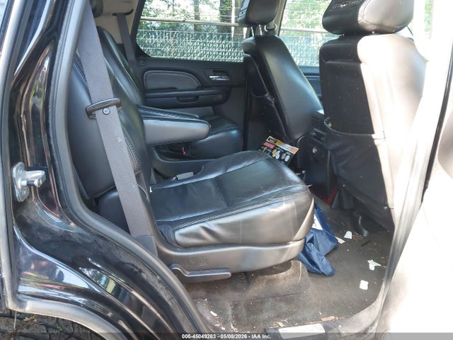 Cadillac Escalade Standard